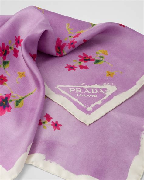 foulard prada